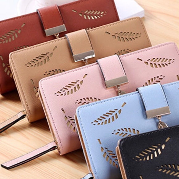 Tan women’s wallet leaf embellishments - Picture 6 of 8
